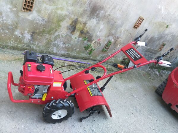 Motocoltivatore a benzina